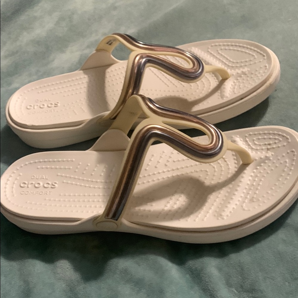 CROCS White and Gold Sandals with Textured Footbed - Picture 1 of 5